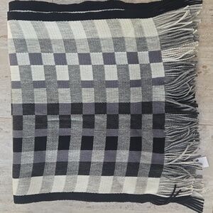 New Bloomingdale's AQUA Stylish Unisex Plaid Scarf